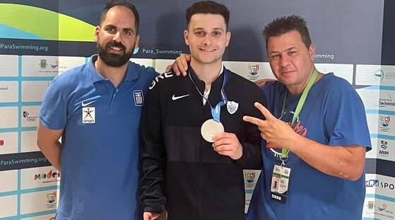 Ο Δημοσθένης Μιχαλεντζάκης με τον προπονητή του Τάσο Καλλιτσάρη